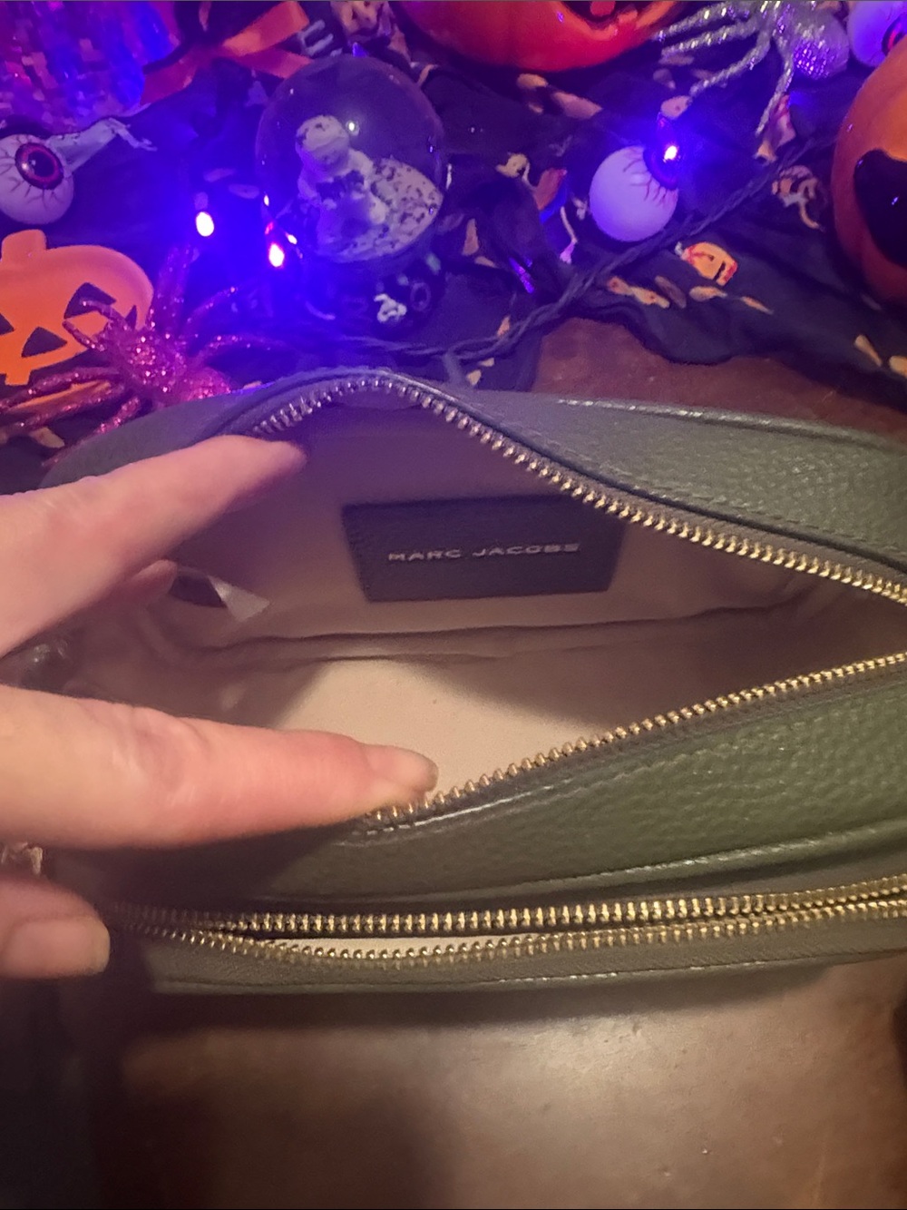 Marc Jacobs Crossbody Bag in Dark Green with Gold Hardware - Picture 7 of 11